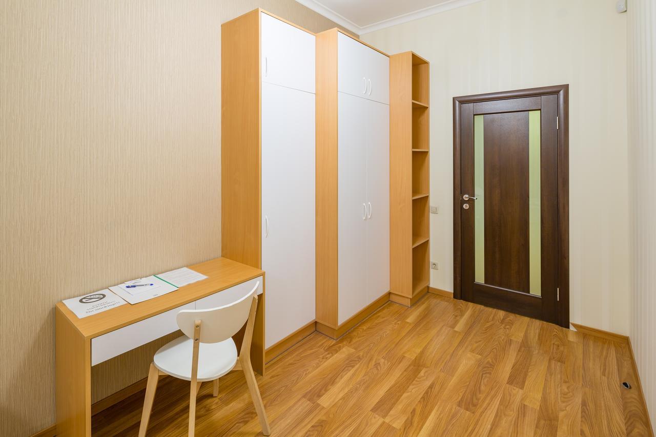 Apartment On Svobody Avenue 25 ลวีฟ ภายนอก รูปภาพ