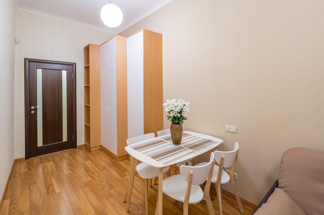 Apartment On Svobody Avenue 25 ลวีฟ ภายนอก รูปภาพ