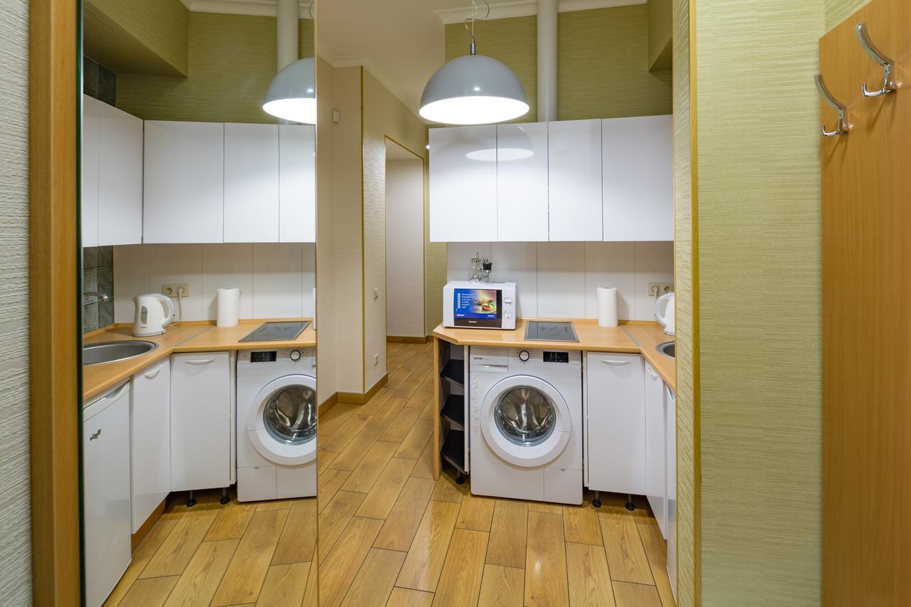 Apartment On Svobody Avenue 25 ลวีฟ ภายนอก รูปภาพ